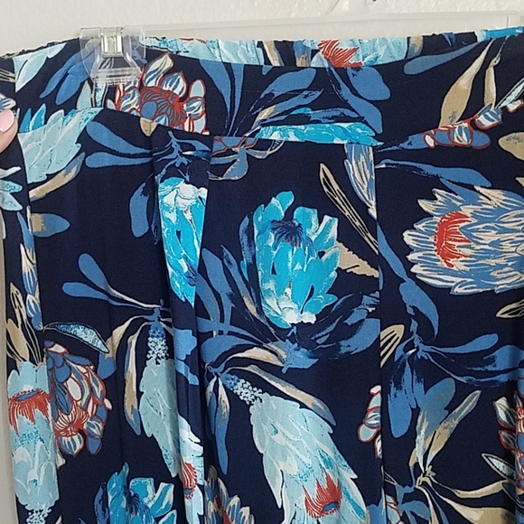 Gypsies and Moondust floral pants - Picture 2 of 5